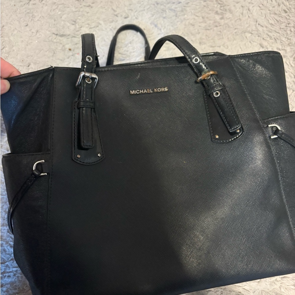MICHAEL KORS Black Leather Structured Tote with Gold Logo